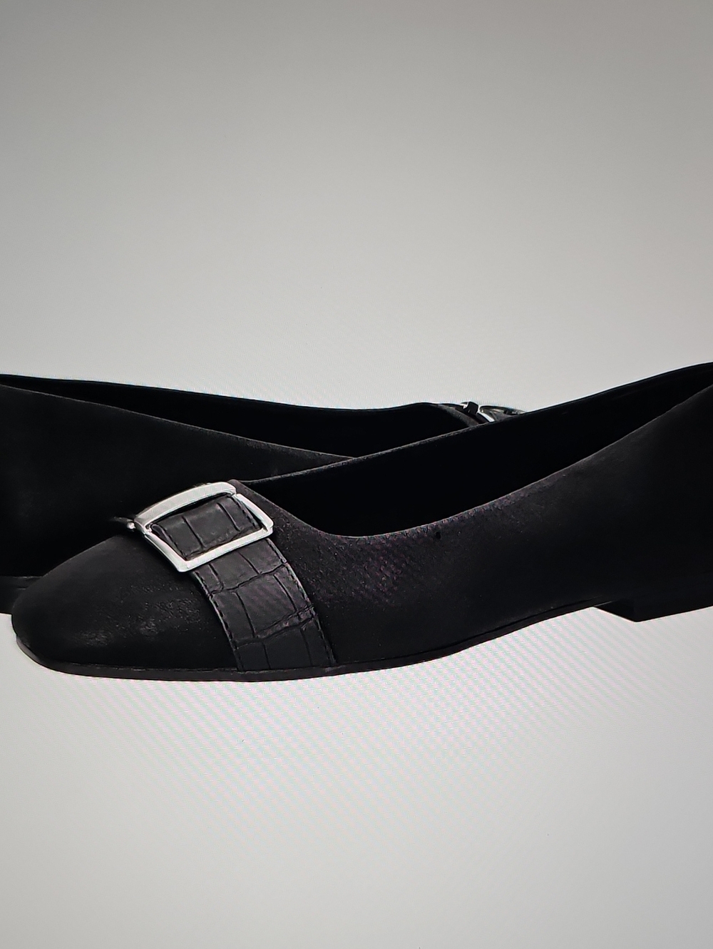 easy street NWT Black Buckle Trim Women's Flats